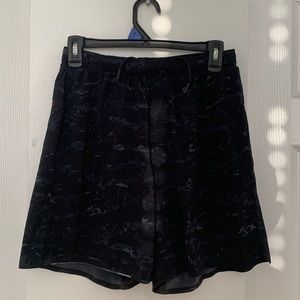 Lululemon surge shorts 6” size medium linerless camo
